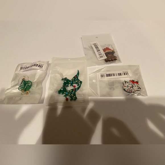 New Christmas earrings 4 pair - Picture 1 of 6